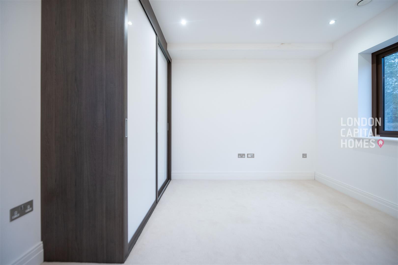 Duchess Crescent, Stanmore